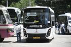 Пассажирский автобус, выполняющий рейс Симферополь – Херсон, на автостанции "Западная" в Симферополе. Автобусное сообщение между Крымом и Херсоном, Мелитополем и Бердянском заработало после восьми лет перерыва. Автобусы начали курсировать в экспрессном режиме ежедневно. Место: Россия, Республика Крым, Симферополь. Автор: Константин Михальчевский/РИА Новости. Первые за восемь лет пассажирские автобусы начинают курсировать между Крымом, Херсоном и Мелитополем