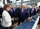 4 июля 2022. Председатель правительства РФ Михаил Мишустин осматривает международную промышленную выставку "Иннопром-2022" в МВЦ "Екатеринбург-Экспо". Слева направо: генеральный директор Российского экспортного центра Вероника Никишина, премьер-министр Казахстана Алихан Смаилов. Место: Россия, Свердловская область, Екатеринбург. Автор: Дмитрий Астахов/РИА Новости. Рабочая поездка премьер-министра РФ М. Мишустина в Свердловскую область