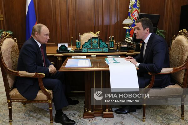 Президент РФ В. Путин встретился с главой РЭО Д. Буцаевым