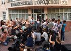 Адвокаты олимпийской чемпионки по баскетболу из США, игрока БК УГМК Бриттни Грайнер Александр Бойков и Мария Благоволина отвечают на вопросы журналистов у здания Химкинского суда Московской области, после оглашения приговора. Химкинский суд Подмосковья приговорил Грайнер к девяти годам колонии общего режима со штрафом в 1 миллион рублей за контрабанду гашишного масла. Место: Россия, Московская область, Химки. Автор: Михаил Воскресенский/РИА Новости. Заседание суда по делу американской баскетболистки Б. Грайнер