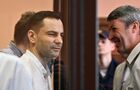 Денис Кравчук (слева) в зале суда Минского района. Он обвиняется в активном участии в групповых действиях, грубо нарушающих общественный порядок. В Минске продолжается судебное заседание по уголовному делу о заговоре, совершенном с целью захвата государственной власти неконституционным путем (ч.1 ст.357 УК). По уголовному делу в качестве обвиняемых привлечены пять человек: Юрий Зенкович, Александр Федута, Григорий Костусев, Ольга Голубович и Денис Кравчук. Место: Белоруссия, Минск. Автор: Виктор Толочко/Sputnik/РИА Новости. Заседание суда над обвиняемыми в заговоре А. Федутой и Ю. Зенковичем в Минске