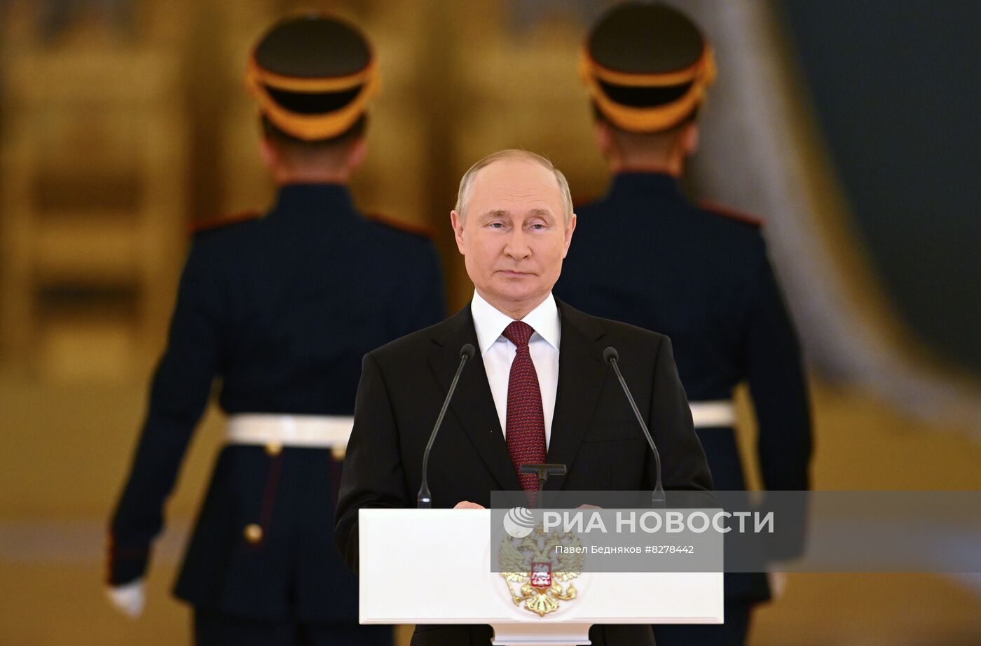 20 сентября 2022. Президент РФ Владимир Путин на церемонии вручения верительных грамот чрезвычайными и полномочными послами иностранных государств в Александровском зале Большого Кремлёвского дворца.
министр иностранных дел РФ Сергей Лавров и помощник президента РФ Юрий Ушаков Место: Россия, Москва. Автор: Павел Бедняков/РИА Новости. Президент РФ В. Путин принял верительные грамоты у вновь прибывших послов иностранных государств