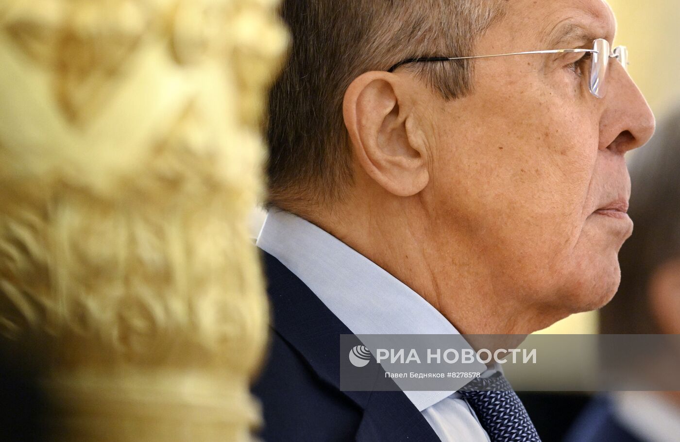 20 сентября 2022. Министр иностранных дел РФ Сергей Лавров на церемонии вручения президенту РФ Владимиру Путину верительных грамот чрезвычайными и полномочными послами иностранных государств в Александровском зале Большого Кремлёвского дворца. Место: Россия, Москва. Автор: Павел Бедняков/РИА Новости. Президент РФ В. Путин принял верительные грамоты у вновь прибывших послов иностранных государств