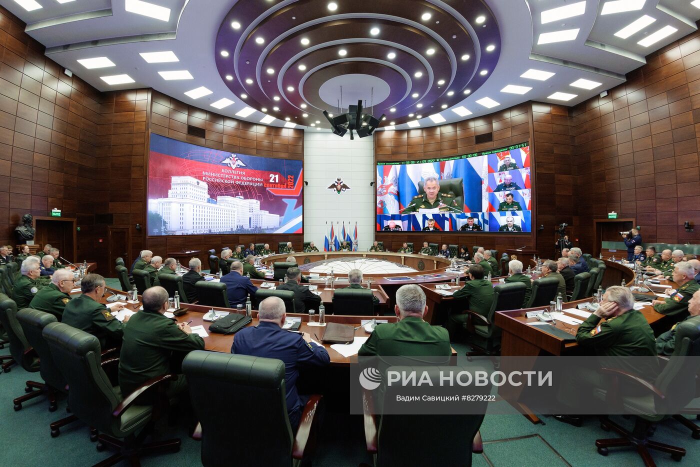 Выступление главы Минобороны Сергея Шойгу на заседании коллегии Минобороны РФ. Сергей Шойгу на заседании коллегии ведомства поручил приступить к исполнению президентского указа о частичной мобилизации. Изображение является раздаточным материалом, предоставлено третьей стороной. Только редакционное использование. Запрет на архивирование, коммерческое использование, рекламную кампанию. Место: Россия, Москва. Автор: Вадим Савицкий/РИА Новости. Заседание коллегии Минобороны РФ