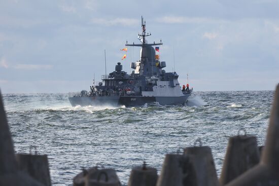 Учения боевых кораблей Балтийского флота