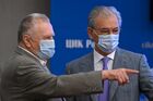 Руководитель фракции ЛДПР в Государственной Думе РФ Владимир Жириновский (слева) и заместитель председателя Центральной избирательной комиссии РФ Николай Булаев во время регистрации избирательных списков ЛДПР на предстоящих выборах в Госдуму. ЦИК зарегистрировал федеральный список кандидатов в депутаты Государственной Думы РФ, выдвинутый ЛДПР. Место: Россия, Москва. Автор: Евгений Одиноков/РИА Новости. Регистрация избирательных списков ЛДПР на предстоящих выборах в Госдуму