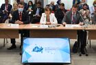 Член комитета Совета Федерации РФ по экономической политике Ирек Ялалов, генеральный директор Российского экспортного центра (РЭЦ) Вероника Никишина и член комитета Совета Федерации по федеративному устройству, региональной политике, местному самоуправлению и делам Севера Дмитрий Кузьмин (слева направо на первом плане) во время круглого стола "Современный нетворкинг: круглый стол по межрегиональному сотрудничеству" в рамках XII Международного экономического саммита "Россия – Исламский мир: KazanSummit 2021" в Казани. Место: Россия, Республика Татарстан, Казань. Автор: Максим Богодвид/РИА Новости. XII Международный экономический саммит "Россия – Исламский мир: KazanSummit 2021"