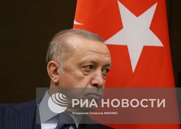 Президент РФ В. Путин провел переговоры с президентом Турции Р. Эрдоганом