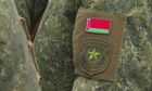 Шеврон на форме белорусского военнослужащего. Белоруссия направила своих военнослужащих в составе Коллективных миротворческих сил ОДКБ в Казахстан, где массовые протесты против повышения цен на сжиженный газ переросли в беспорядки. Скриншот видео. Изображение является раздаточным материалом, предоставлено третьей стороной. Только редакционное использование. Запрет на архивирование, коммерческое использование, рекламную кампанию. Место: Белоруссия. Отправка белорусских миротворцев в Казахстан