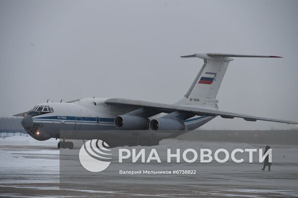 Российские военные эвакуировали граждан РФ из Казахстана