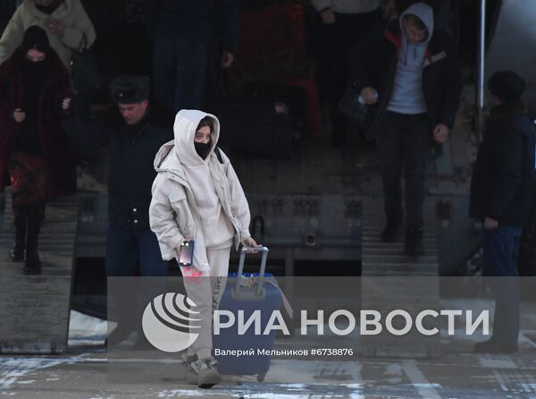 Российские военные эвакуировали граждан РФ из Казахстана