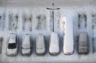 Автомобили на парковке возле жилого дома в Новосибирске. Место: Россия, Новосибирск. Автор: Александр Кряжев/РИА Новости. Утренний мороз в Новосибирске
