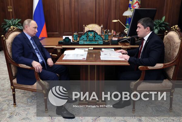 Президент РФ В. Путин встретился с губернатором Пермского края Д. Махониным 