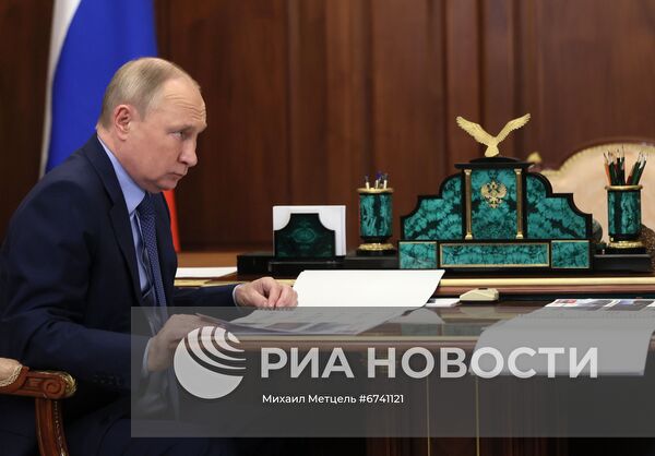 Президент РФ В. Путин встретился с губернатором Пермского края Д. Махониным