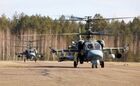 Уничтожение бронетехники ВСУ ударными вертолетами Ка-52 ВКС России