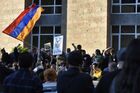 Участники шествия сторонников армянской оппозиции в Ереване. С 17 апреля оппозиция проводит в Армении акции протеста, заявляя, что политика действующих властей угрожает государственности и безопасности Армении и Арцаха. Место: Армения, Ереван. Автор: Асатур Есаянц/Sputnik/РИА Новости. Шествие оппозиции в Ереване