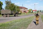 Мальчик Алеша два месяца встречает российских военных в Белгородской области